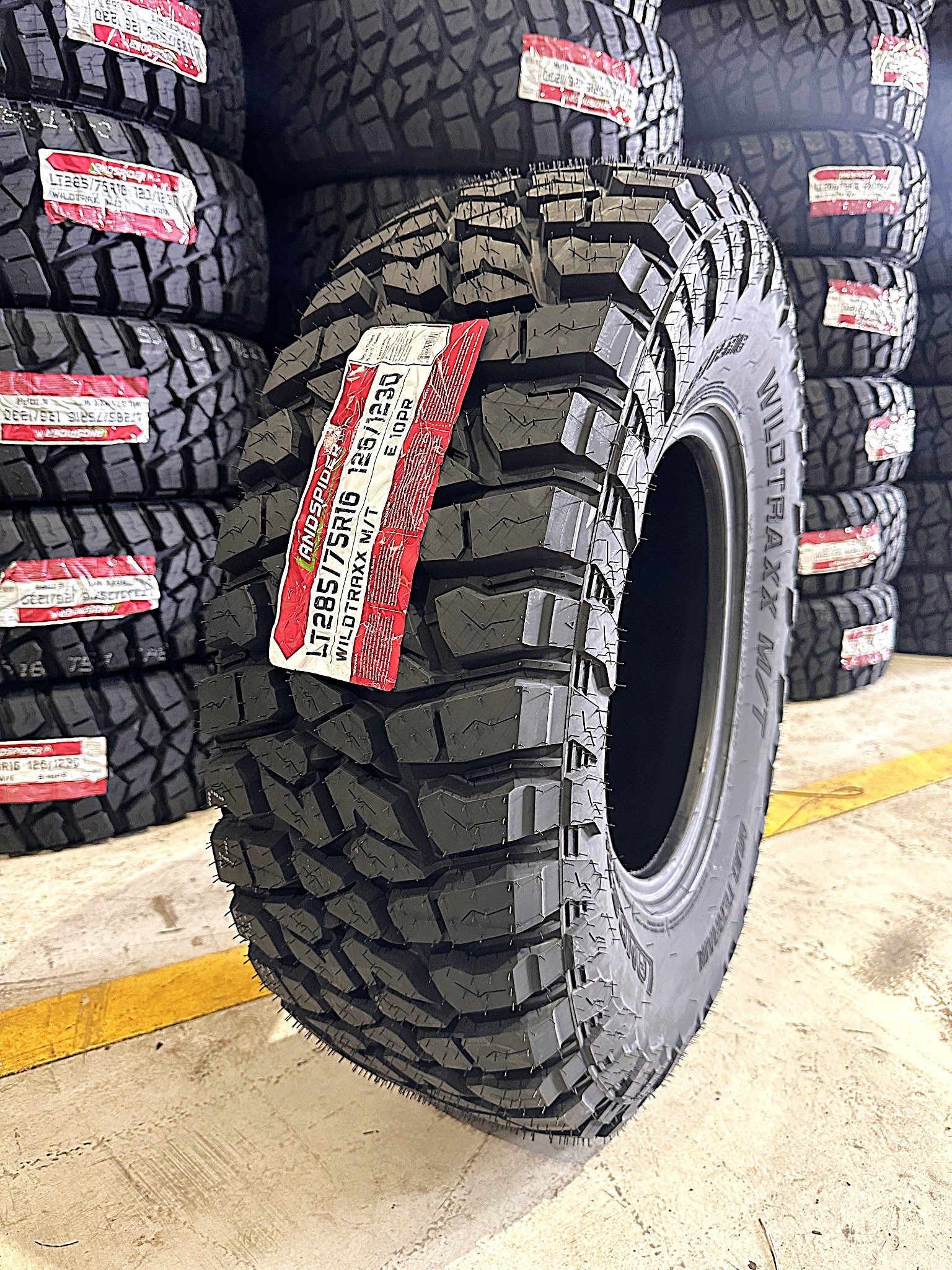 LANDSPIDER 285/75R16 WILDTRAXX M/T 126/123Q(THAI)